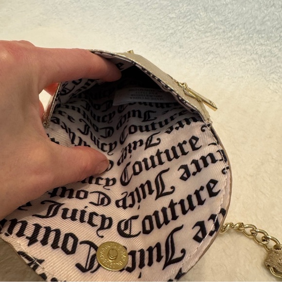 Juicy Couture Gold Phone Case with Chain Strap - Picture 4 of 4